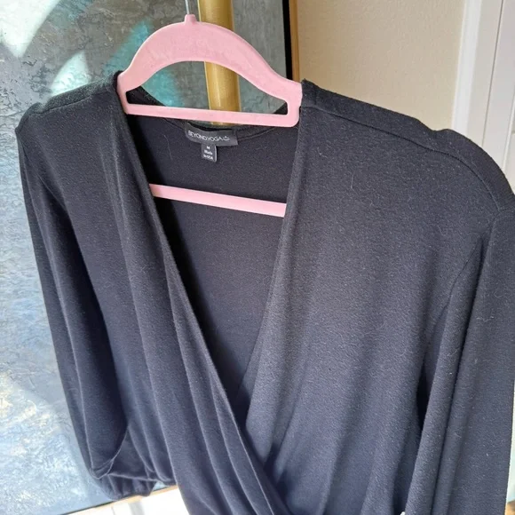 Beyond yoga, black woman’s wrapped up pullover sweatshirt, top size medium - Picture 8 of 15